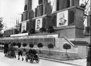 A monument was hastily erected following the Soviet victory in the Battle of Berlin. The adjoining text reads, “Long live the victory of the Anglo–Soviet–American alliance over the Nazi invaders.” 